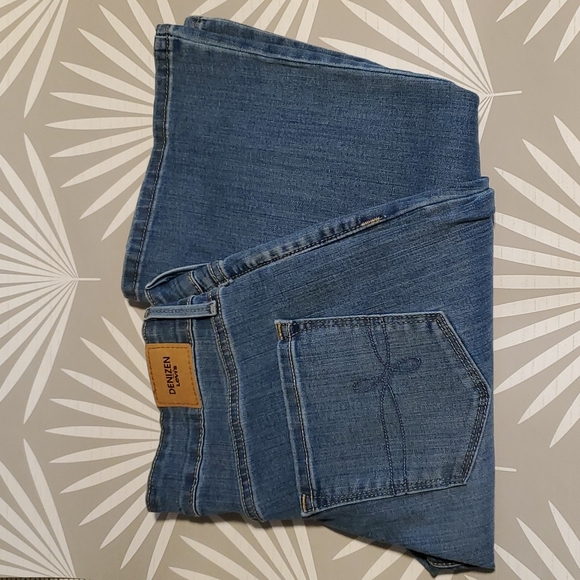 Denizen from Levi's Denim - Denizen from Levi's boot cut jeans